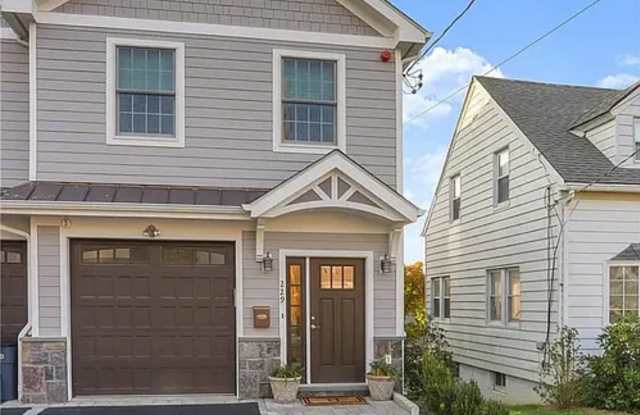 227-229 Lincoln Ave photos photos