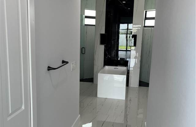1625 NW 37th Avenue Gallery 3