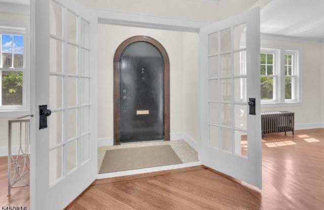 153 Clairmont Ter Gallery 2