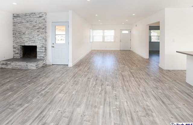 17510 Cantara Street Gallery 2