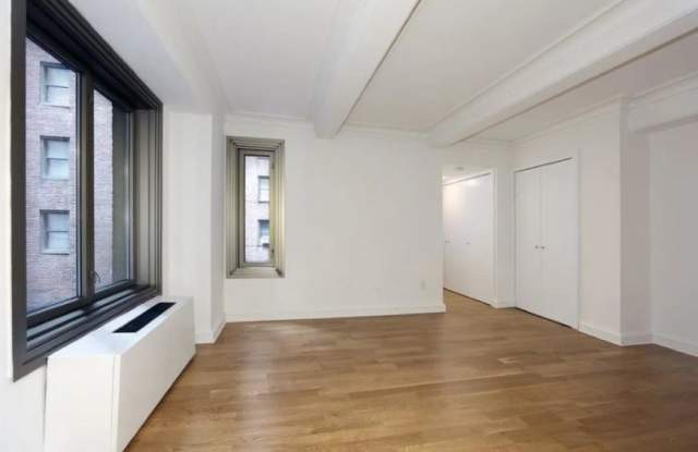 1359 6th Ave. Gallery 4