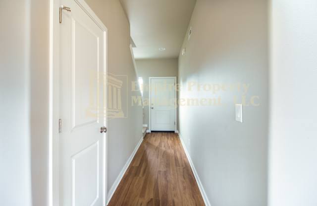 3604/3606 Phantom Way. - 3604 Gallery 4