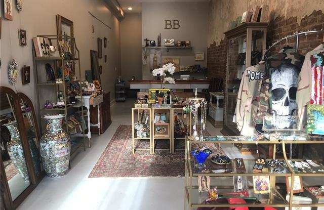 1117 ST MARY Street Gallery 3