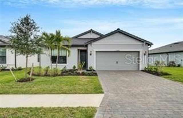 16246 HIDDEN OAK Loop Gallery 1