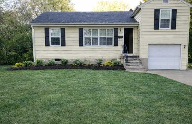 Warm  Welcoming 3BR Raytown Home – New Photos Coming Soon - 10106 East 79th Terrace, Raytown, MO 64138