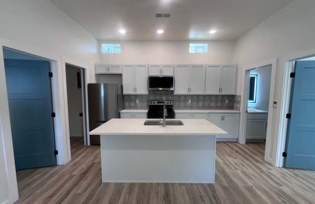 Just renovated! Stunning High-End Finishes! photos photos