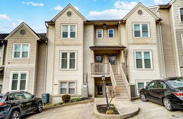 955 Auburnview Dr - 955 Auburnview Drive, Cincinnati, OH 45206
