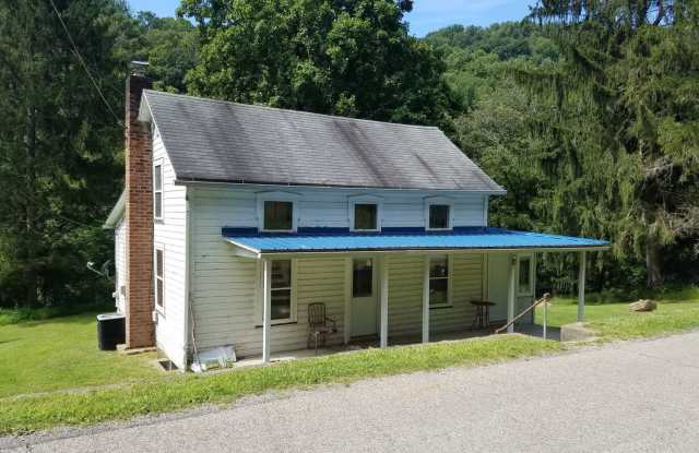 2 Bedroom 1 Bath House -- outside of town -- Available 08/05/2026 photos photos
