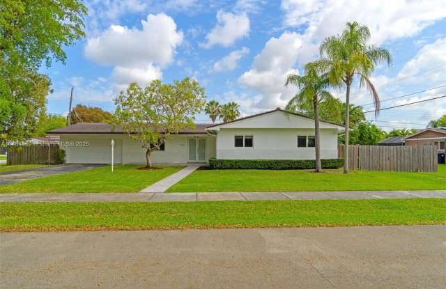 8825 SW 81st St - 8825 Southwest 81st Street, Sunset, FL 33173