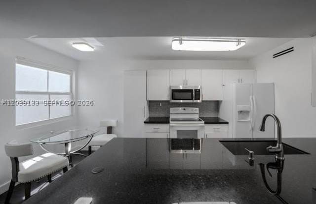 9787 NW 49th Ter Gallery 4