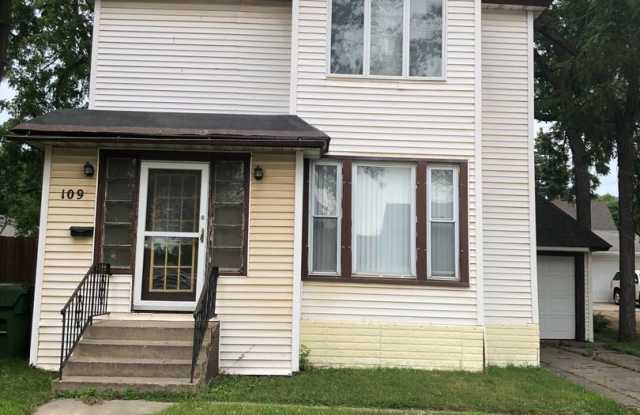 4 Bedrooms/2 Bath Home with attached Garage photos photos