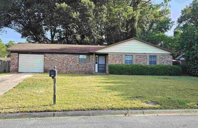 2724 Whitney Drive photos photos