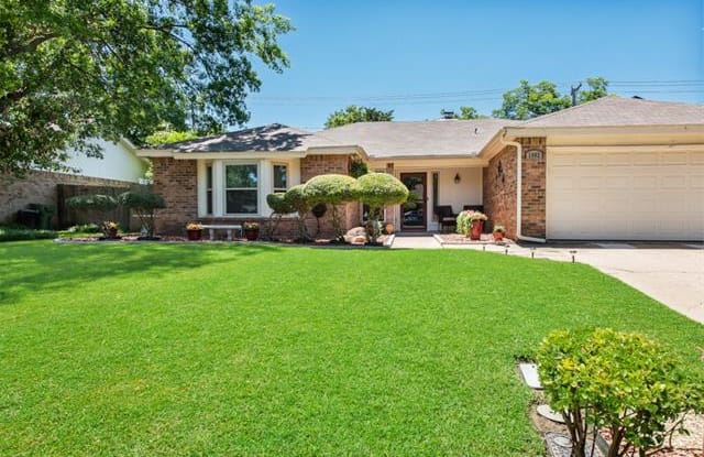 1402 Sonora Court - 1402 Sonora Court, Arlington, TX 76012