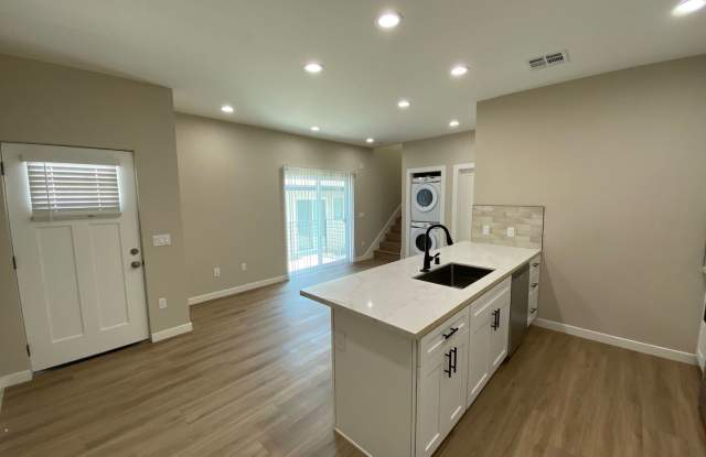 Newer Build 4BD/2BA on East Falls Gallery 4