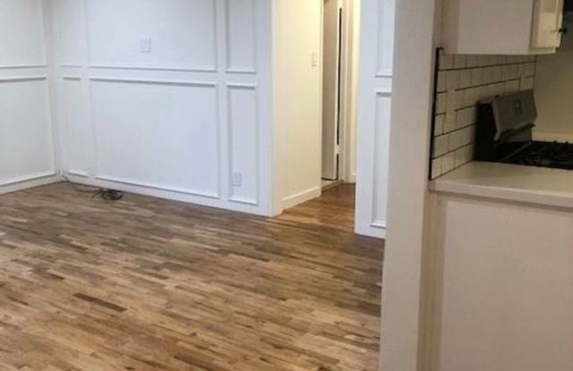 821 Westmount Dr Gallery 4