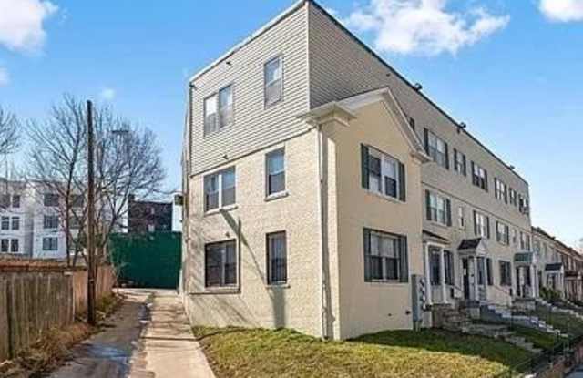 1275 MEIGS Place NE Gallery 1