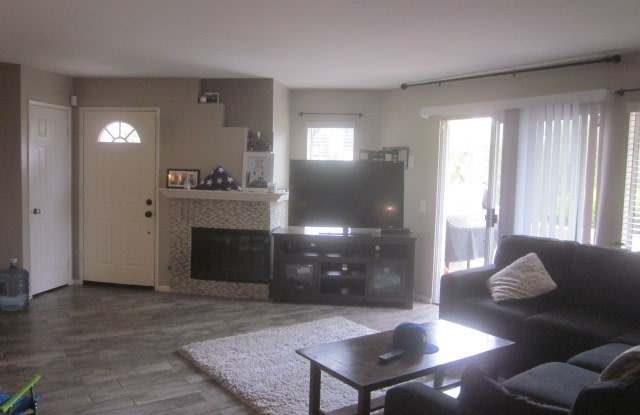 1095 S Sundance Drive Gallery 2