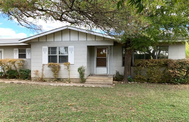 218 S Main St - 218 South Main Street, Cibolo, TX 78108