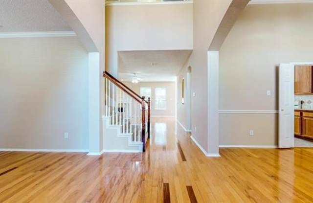 405 Shadywood Drive Gallery 4
