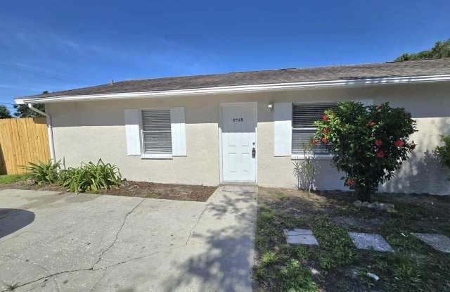 NEWLY RENOVATED 3 Bedroom 1.5 Bath now for RENT! photos photos