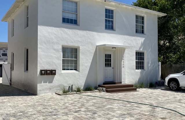 212 OAK ST Gallery 2