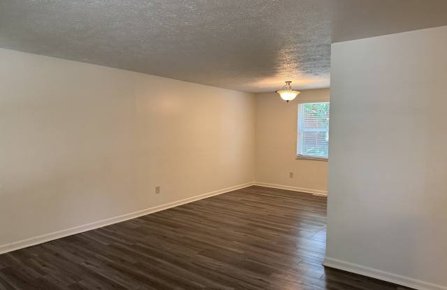 7717 Cambridge Drive Gallery 4