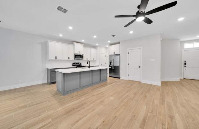 Beautiful Townhome with Loft Available! - Florence Floor-plan 2 Weeks RENT FREE! Gallery 4
