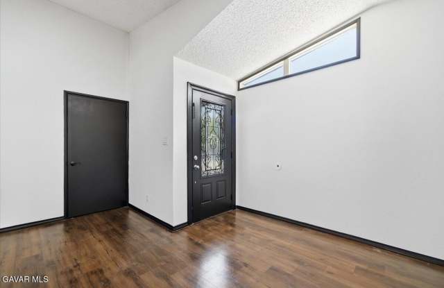 44043 Heaton Avenue Gallery 4