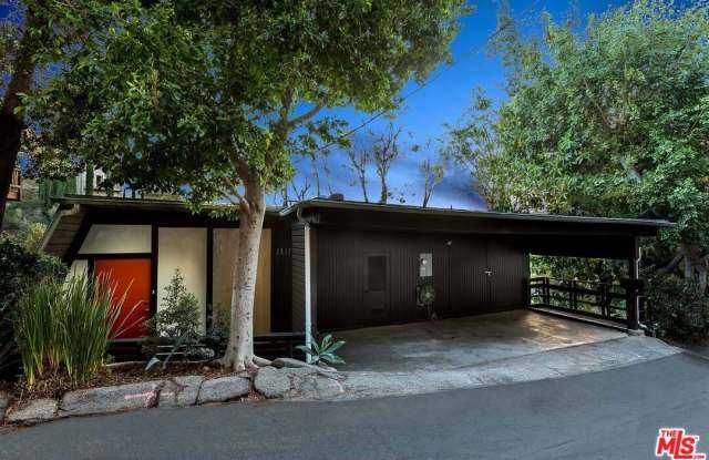 7912 Willow Glen Rd photos photos