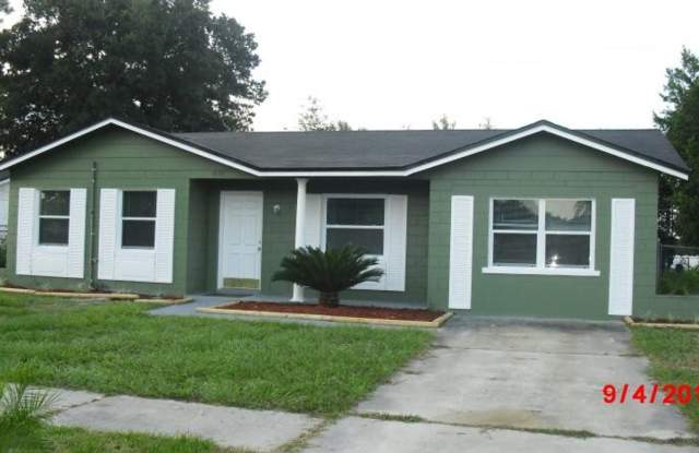 4/2 Family Home For Rent in Westside Jax! - 8126 Chaucer Court, Jacksonville, FL 32244