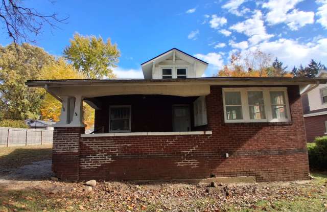 1901 Smith Ave - 1901 Smith Avenue, Danville, IL 61832