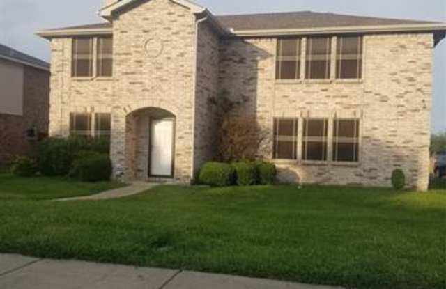 2912 Amber Waves Lane - 2912 Amber Waves Lane, Lancaster, TX 75134