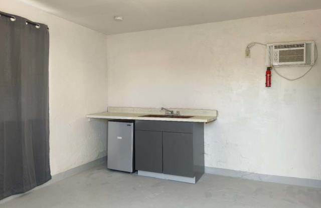 218 West Business Loop Gallery 4