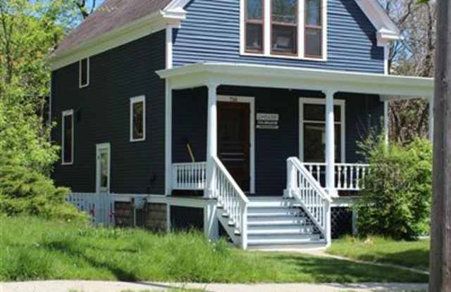 716 W Washington photos photos