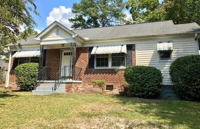 Charming 3-Bed Home in Forest Acres – Spacious  Conveniently Located! photos photos