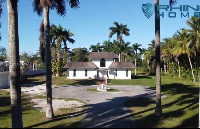 901 SW 121 AVE photos photos