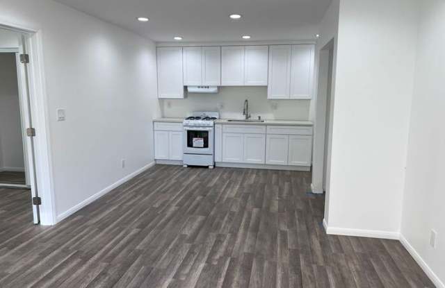 2458 Chestnut Avenue photos photos