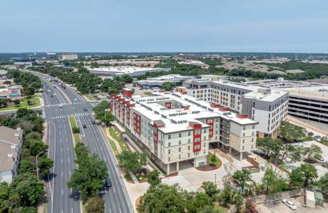 Saison North photos photos