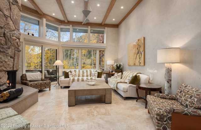 1439 Crystal Lake Road Gallery 4