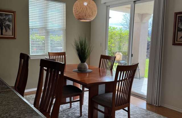 Luxurious Fully Furnished Long-Term Townhome Rental Gallery 3