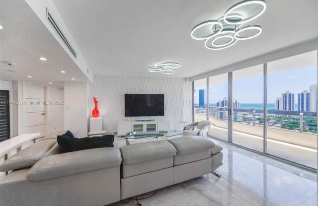 19195 NE 36th Ct photos photos