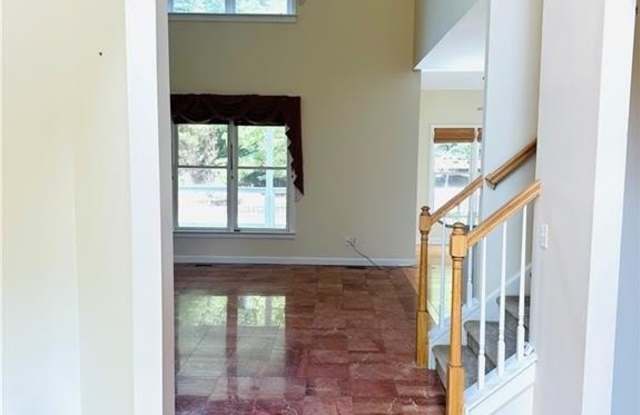 811 Valley Drive Gallery 2