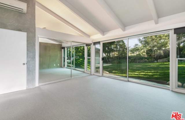 1127 Angelo Drive Gallery 2