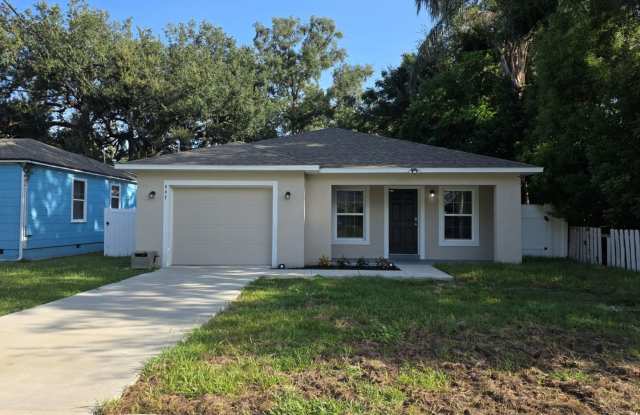 Beautiful 3-Bedroom, 2-Bathroom Home in Winter Haven photos photos