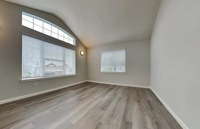 3727 Santis Loop SE photos photos