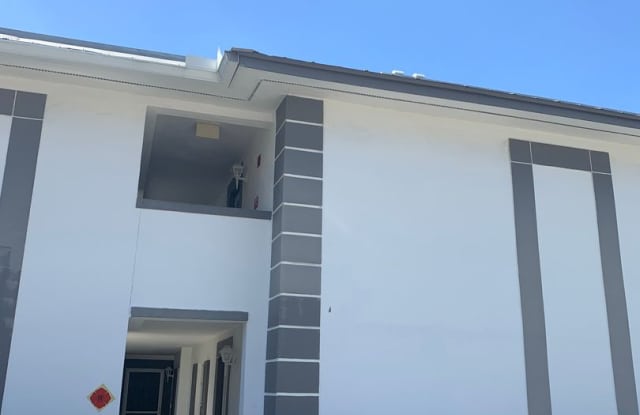All Utilities included in the rent - 2/2 2nd floor corner Condo unit in Stuart Fl photos photos