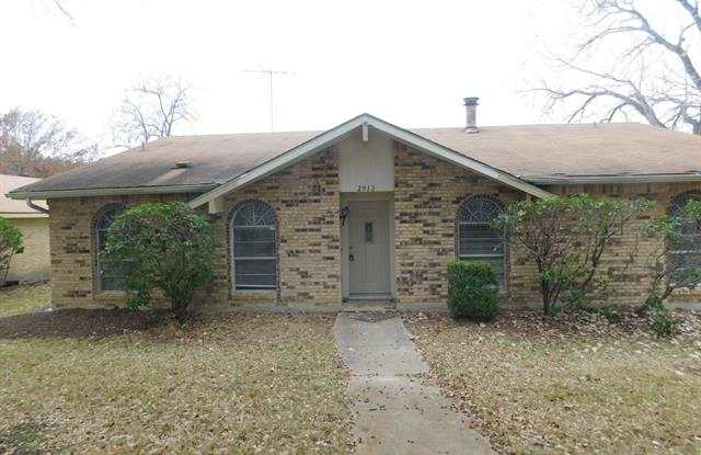 2913 EMBERWOOD Drive - 2913 Emberwood Drive, Garland, TX 75043
