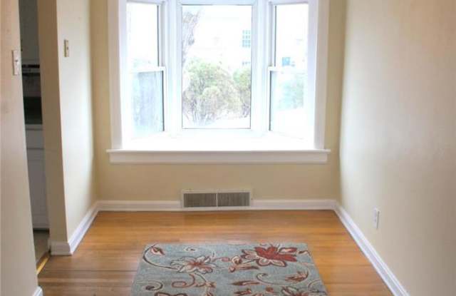 104 South STANTON Street Gallery 4
