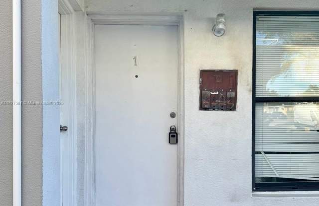 1800 Normandy Dr Gallery 3