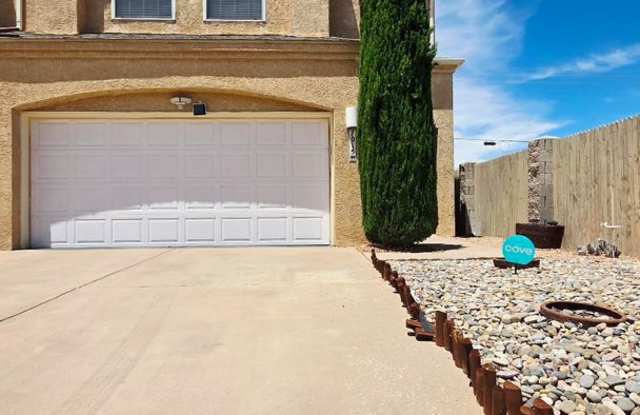 Spacious Northeast Heights Townhome for Rent! photos photos Spacious Northeast Heights Townhome for Rent! photos photos